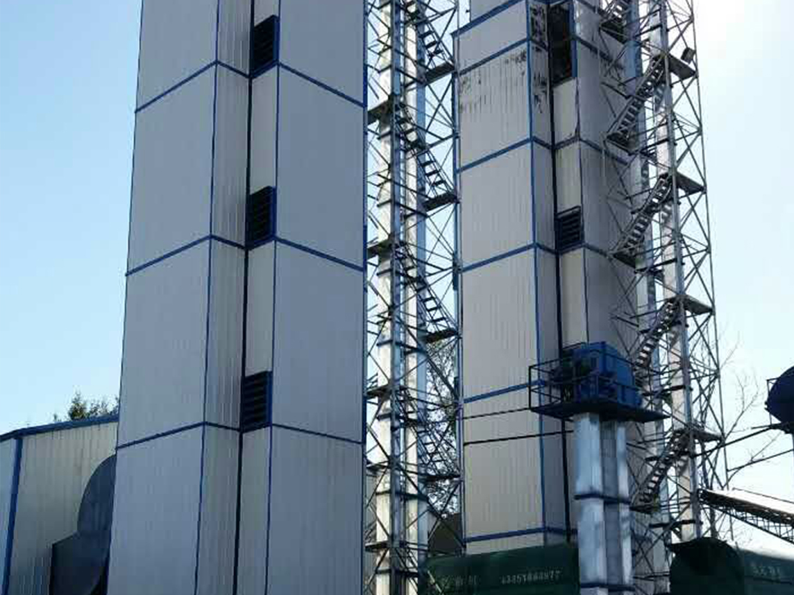 盤(pán)錦益海黑水糧庫300噸玉米烘干機           2009